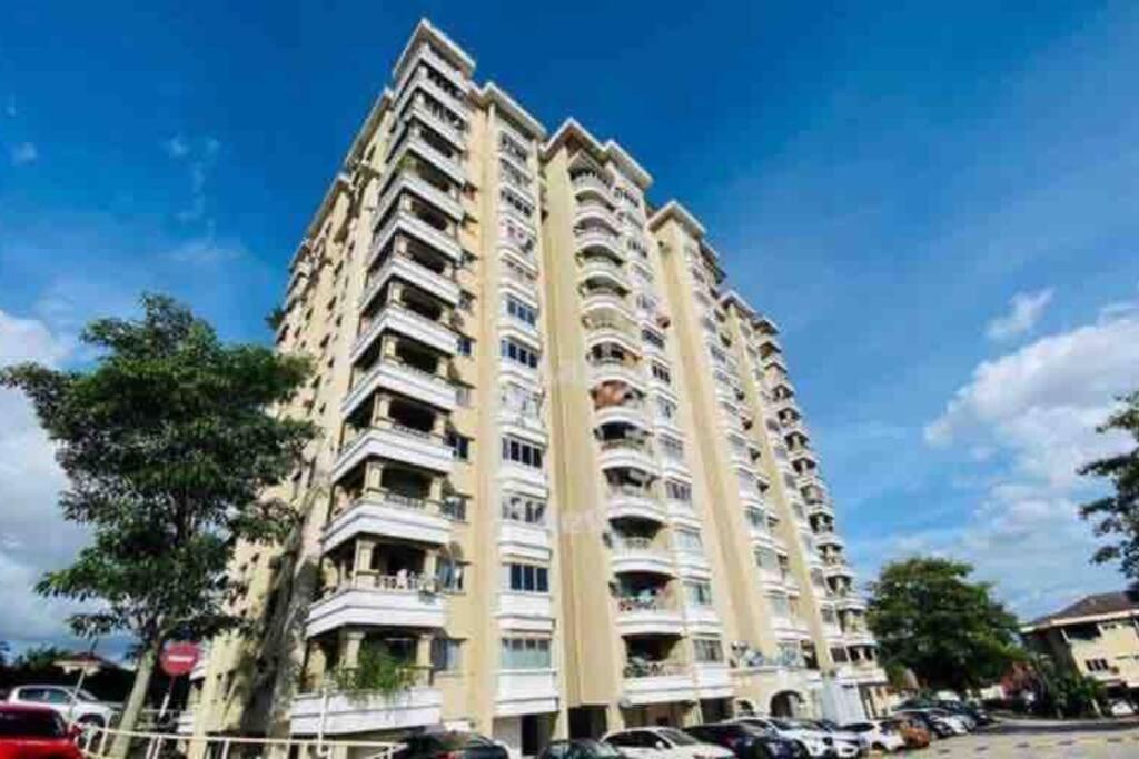 The Nest - Cozy 3-Bedroom Condo, Shah Alam Exterior photo